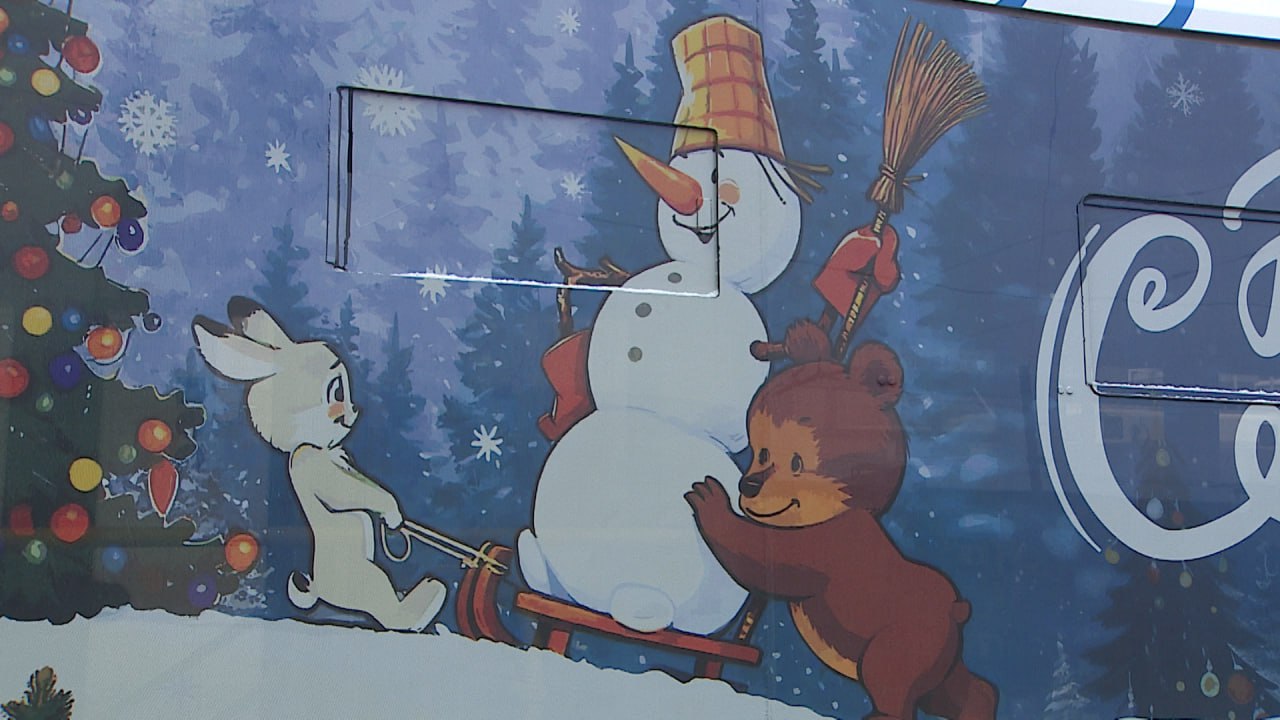 Украшенный к Новому году общественный транспорт вышел на дороги Волгограда Украшенный к Новому году общественный транспорт вышел на дороги Волгограда