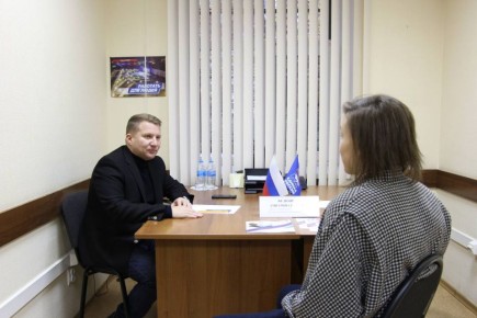 В рамках декады приёмов, приуроченной ко Дню рождения партии «Единая Россия», провёл ряд встреч