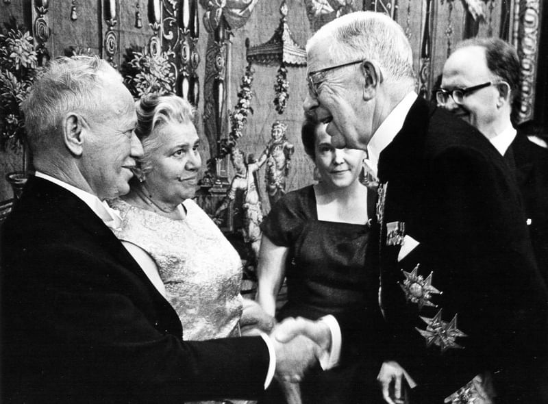 ЭТОТ ДЕНЬ В ИСТОРИИ. 10 декабря 1965 года Михаилу Шолохову была вручена Нобелевская премия по литературе «за художественную силу и цельность эпоса о донском казачестве в переломное для России время»