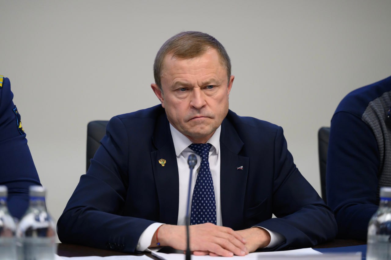 Президент «ОПОРЫ РОССИИ» Александр Калинин рассказал генпрокурору России, что ущерб агрофирме от падения обломков БПЛА составил почти 4,5 млн рублей, однако механизмов компенсации в регионе нет