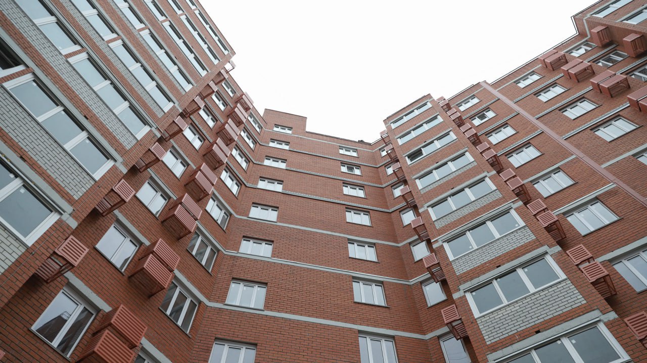 В Волгограде планируется расселить 46 аварийных домов до конца 2027 года