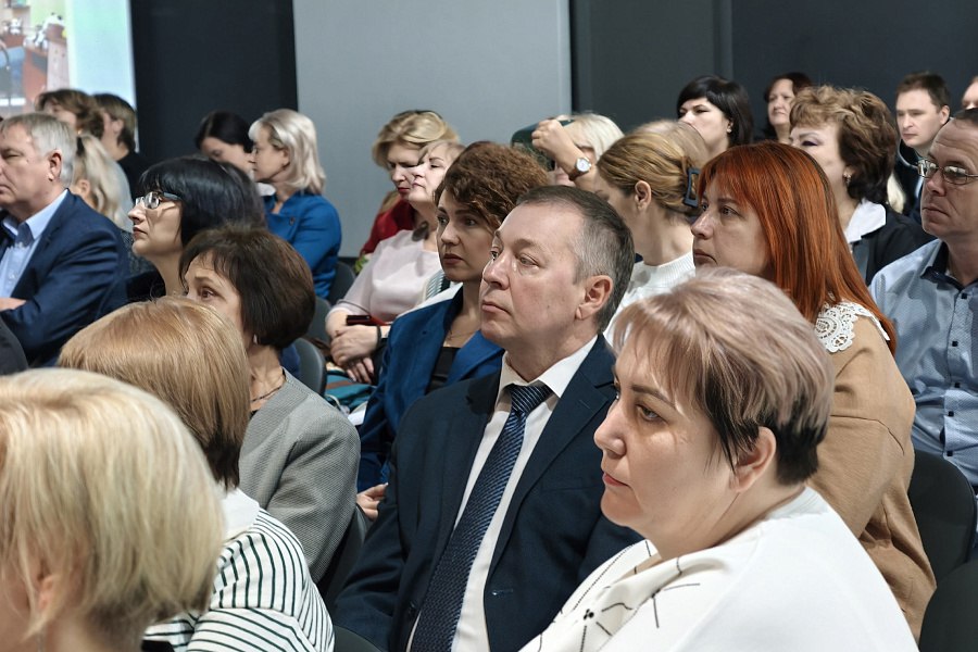 Вопросы предоставления услуг гражданам старшего возраста и инвалидам рассмотрели на коллегии комитета социальной защиты населения Волгоградской области Вопросы предоставления услуг гражданам старшего возраста и инвалидам рассмотрели на коллегии комитета социальной защиты населения Волгоградской области