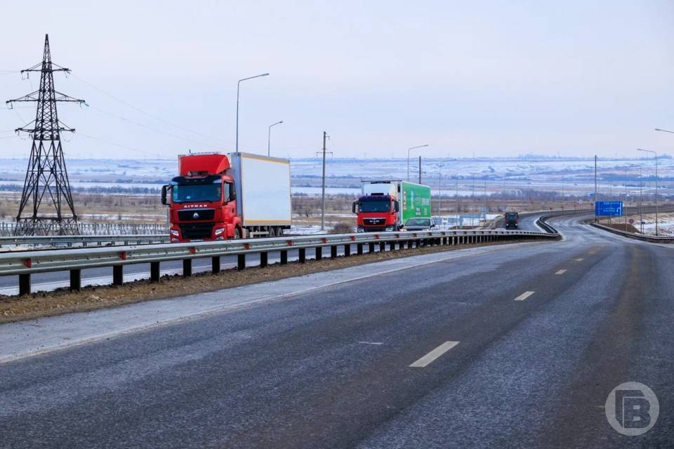 Участок трассы Р-228 из-за непогоды закрыли в Волгоградской области