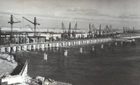 На фото - строительство Волжской ГЭС имени XXII съезда КПСС