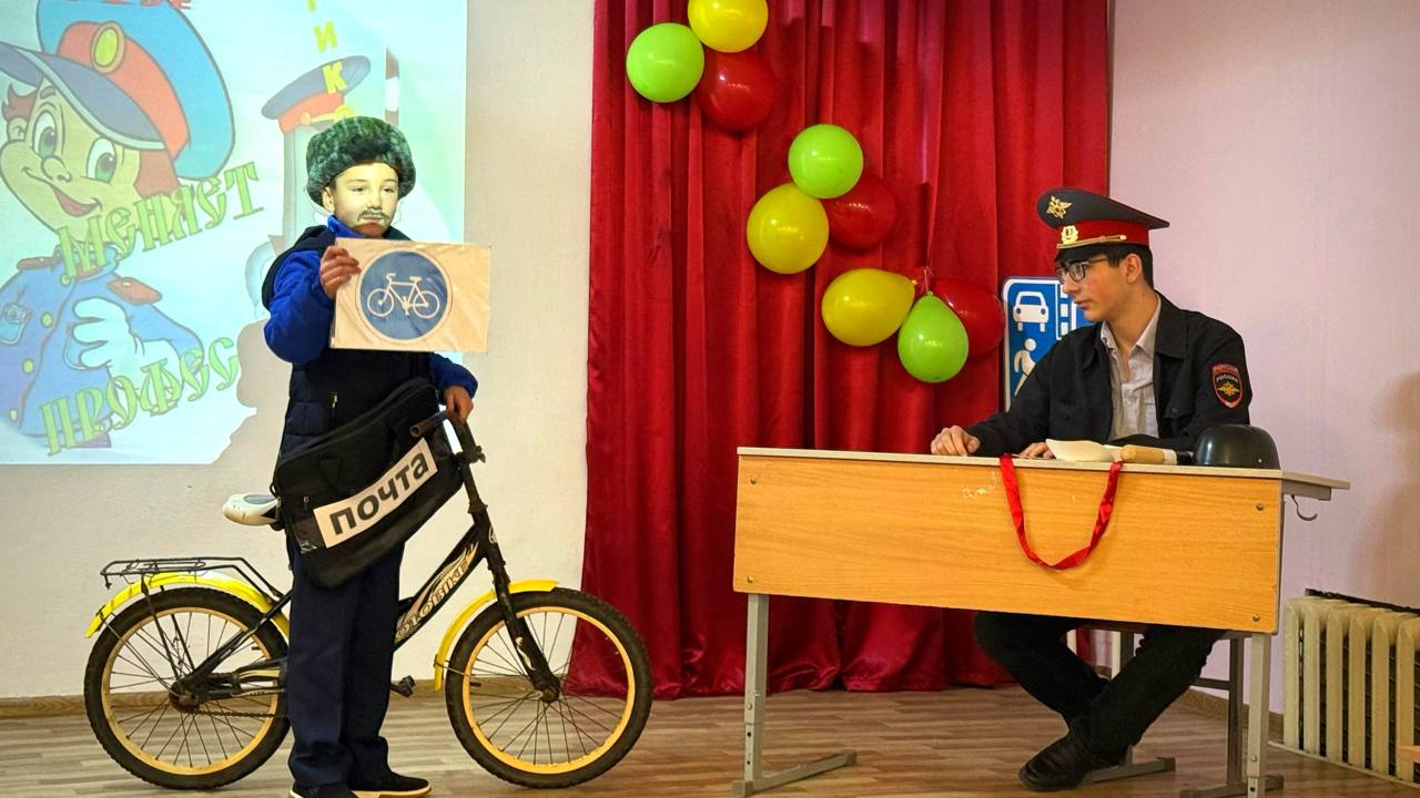 Творческие выступления, освещающие важные вопросы безопасности на дороге, представили отряды ЮИД Фроловского района на конкурсе агитбригад «Я грамотный пешеход!» Творческие выступления, освещающие важные вопросы безопасности на дороге, представили отряды ЮИД Фроловского района на конкурсе агитбригад «Я грамотный пешеход!»