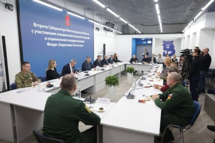 На встрече губернатора Андрея Бочарова с ветеранами обсудили новые инициативы