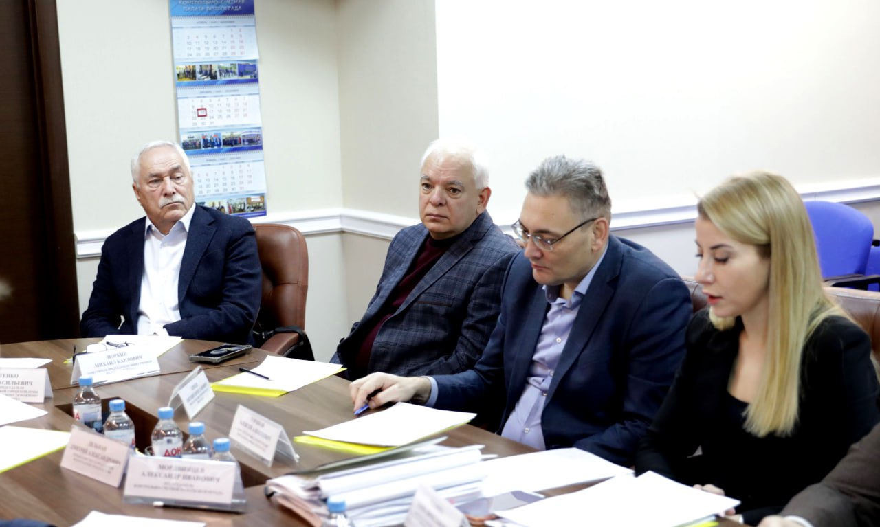 В Контрольно-счетной палате Волгограда состоялось очередное заседание расширенной коллегии В Контрольно-счетной палате Волгограда состоялось очередное заседание расширенной коллегии