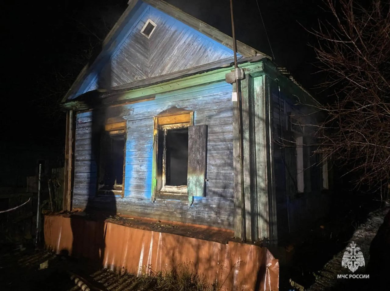 Мужчина погиб в ночном пожаре в Жирновском районе Мужчина погиб в ночном пожаре в Жирновском районе