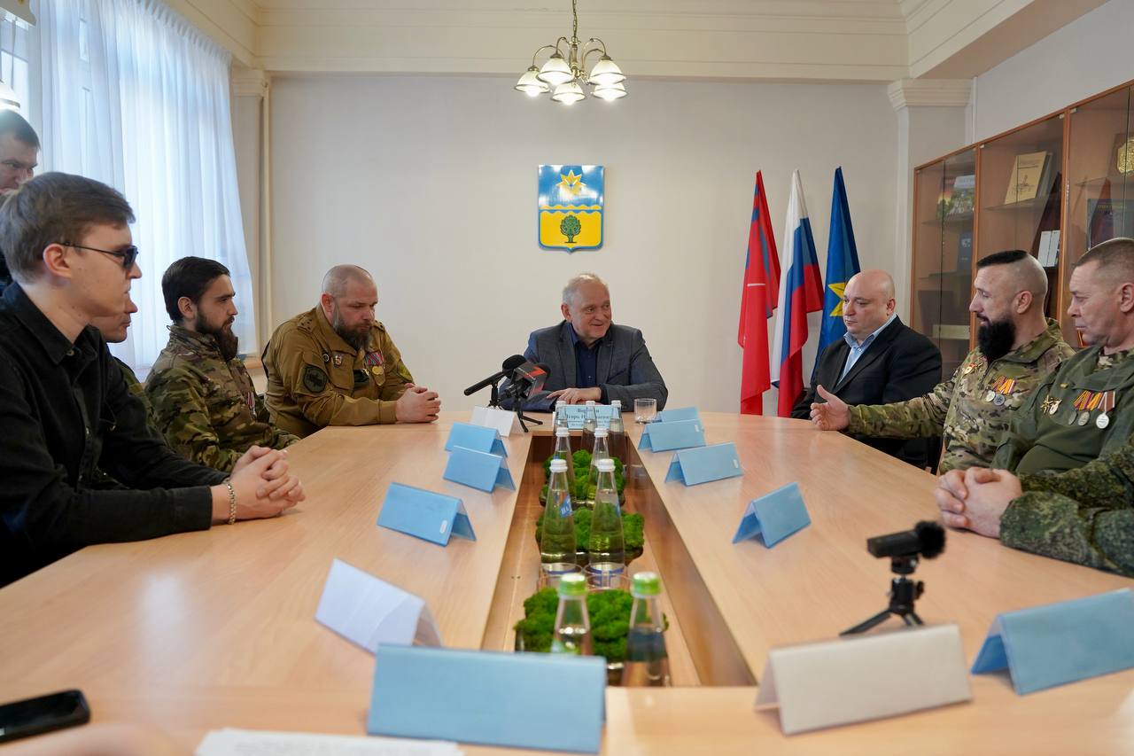 Сегодня свой день рождения отмечает глава нашего города — Игорь Николаевич Воронин Сегодня свой день рождения отмечает глава нашего города — Игорь Николаевич Воронин