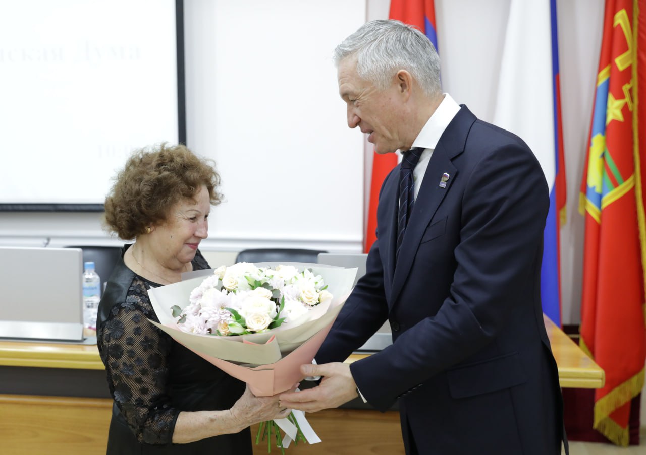 Свет добра и мужества: в Волгограде наградили тех, кто поддерживает фронт и тыл Свет добра и мужества: в Волгограде наградили тех, кто поддерживает фронт и тыл