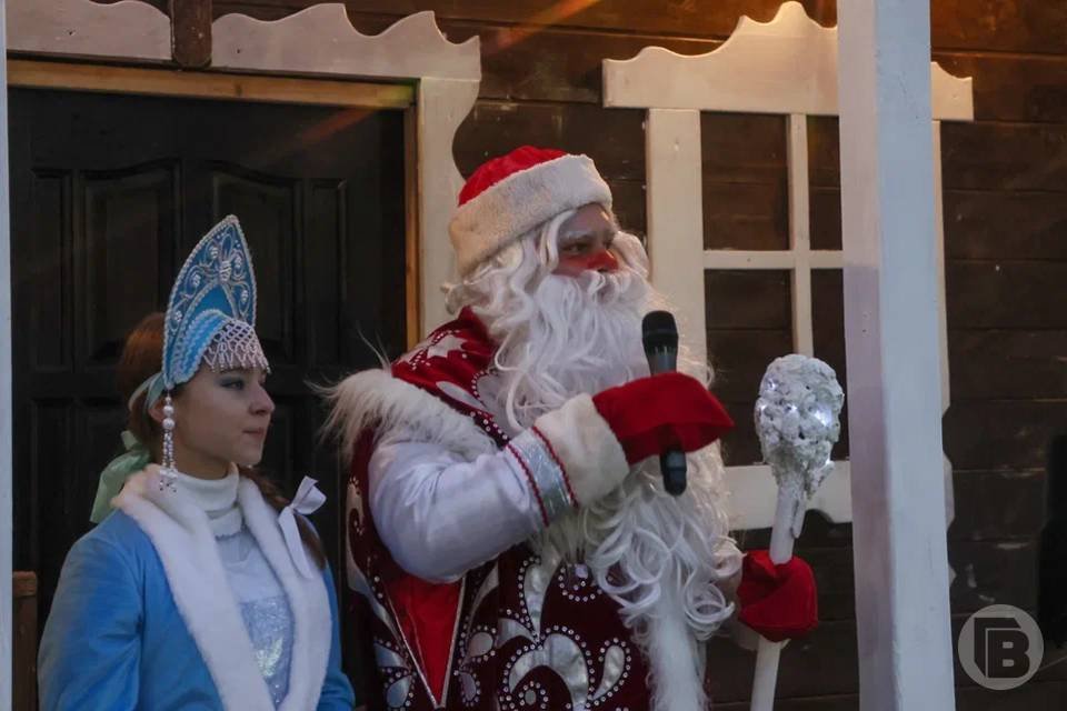 В Волжском Волгоградской области стартует неделя дворовых елок