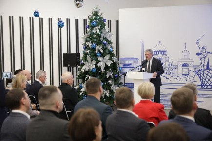 Сегодня Владимир Марченко провел встречу с депутатами Волгоградской городской Думы и представителями Общественной палаты Волгограда, на которой подвел основные итоги года