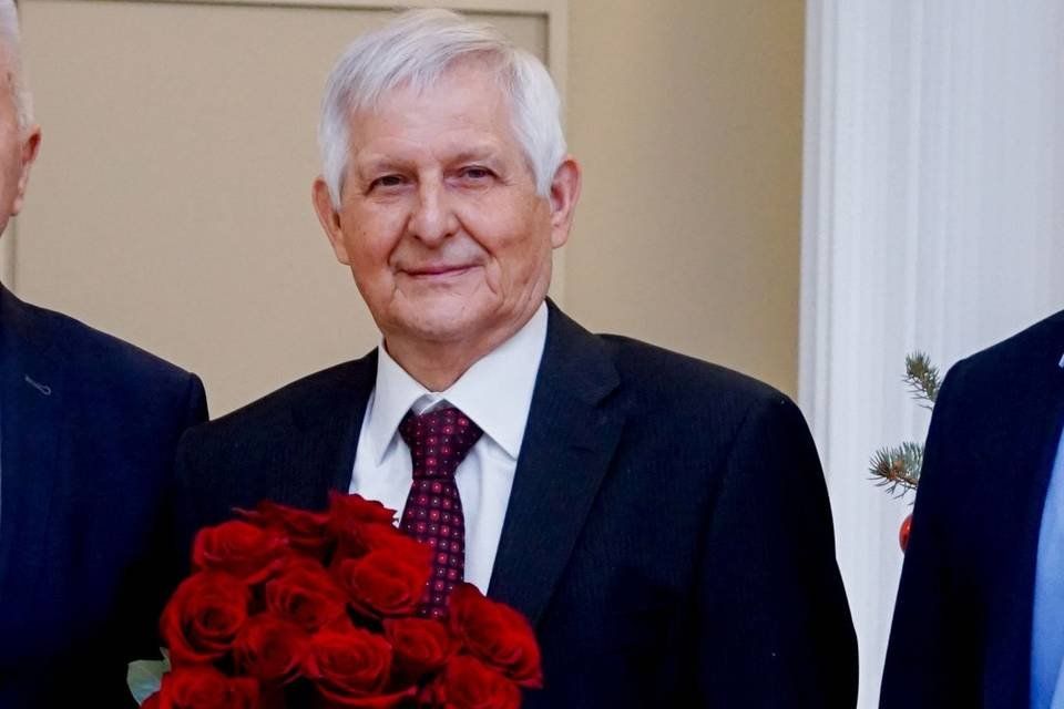 � ���������� ���-������� � ���� �������� ������� 80-�����