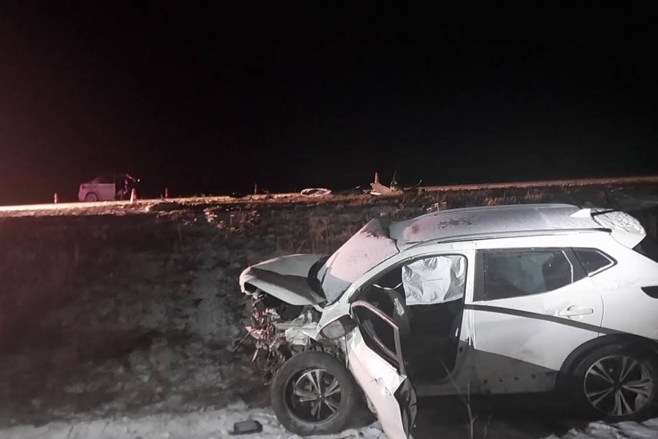 Машины в хлам: двое волгоградцев погибли в жутком лобовом ДТП