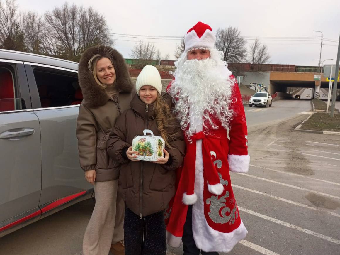 В Камышине сотрудники Госавтоинспекции приняли участие в акции «Полицейский Дед Мороз» В Камышине сотрудники Госавтоинспекции приняли участие в акции «Полицейский Дед Мороз»