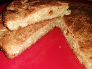 Неожиданный кулинарный эксперимент: наливной пирог с капустой в условиях переезда