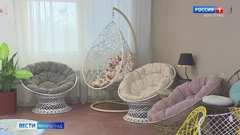 Кони, олени и даже фламинго! В Волгоградской области создают яркие новогодние фигуры