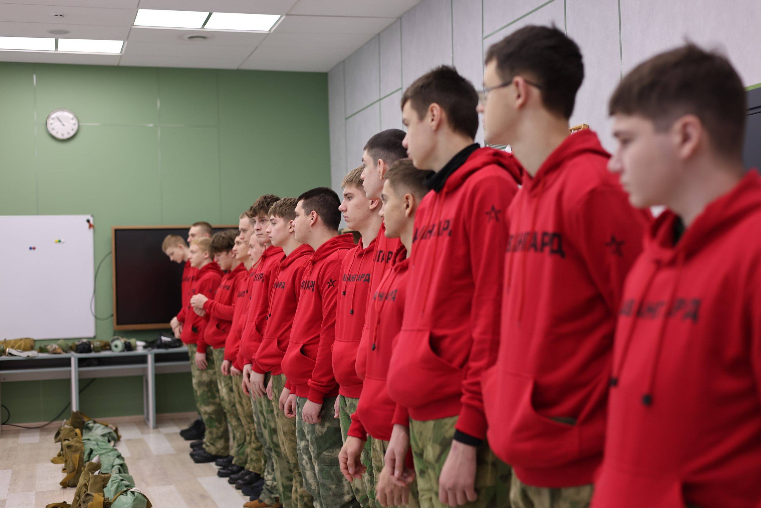 Воспитанники кадетских классов Следственного комитета РФ прошли сборы в «Авангарде» Воспитанники кадетских классов Следственного комитета РФ прошли сборы в «Авангарде»