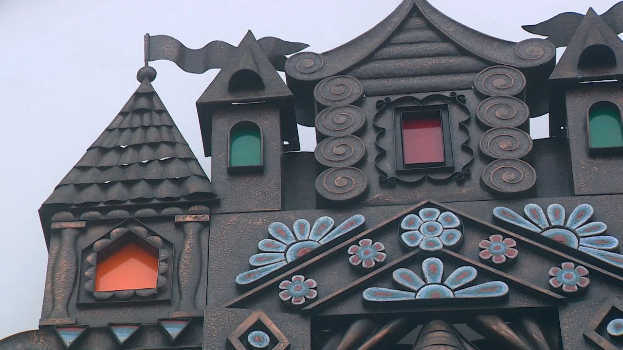 Реставраторы починили горячей эмалью «Домик Буратино» для волгоградского театра кукол Реставраторы починили горячей эмалью «Домик Буратино» для волгоградского театра кукол