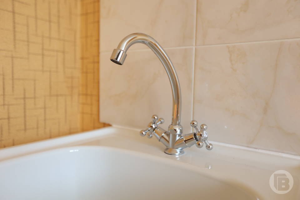 Напор воды сильно упал в двух районах Волгограда