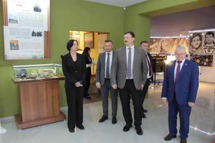 � ������������ ������ ��������� ������������� ����� ����������� ������ � ������