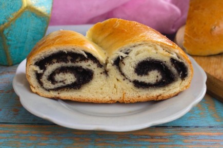 Плетенка с маком на дрожжах