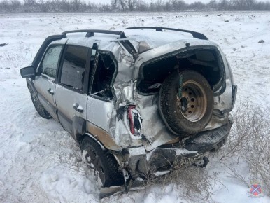 Фура и легковой автомобиль "поцеловались" на федеральной трассе