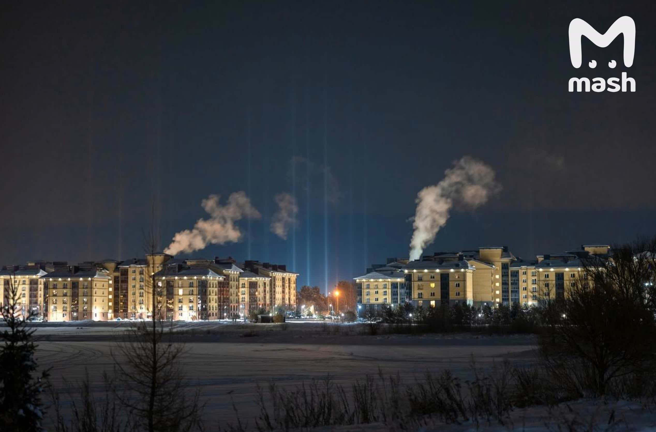 Красоты вам в ленту — над регионами России заметили маяки из "Майнкрафта" световые столбы Красоты вам в ленту — над регионами России заметили маяки из "Майнкрафта" световые столбы