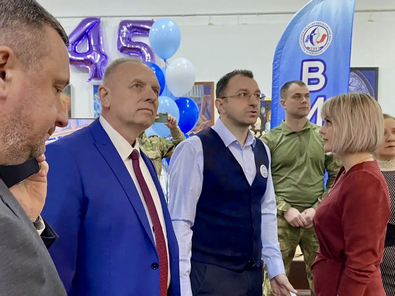 В преддверии Дня российского студенчества - в Выставочном зале имени Г.В. Черноскутова состоялось открытие выставки студенческих работ «Татьянин день» В преддверии Дня российского студенчества - в Выставочном зале имени Г.В. Черноскутова состоялось открытие выставки студенческих работ «Татьянин день»