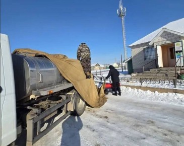 В селе Заплавном Ленинского района развернули пункт выдачи воды из-за аварии на водозаборе