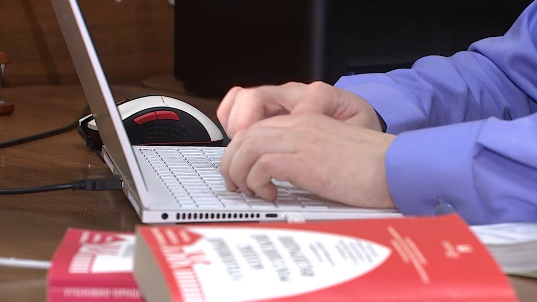 В Волгограде начальника электротехнической службы госучреждения осудят за нарушение правил охраны труда