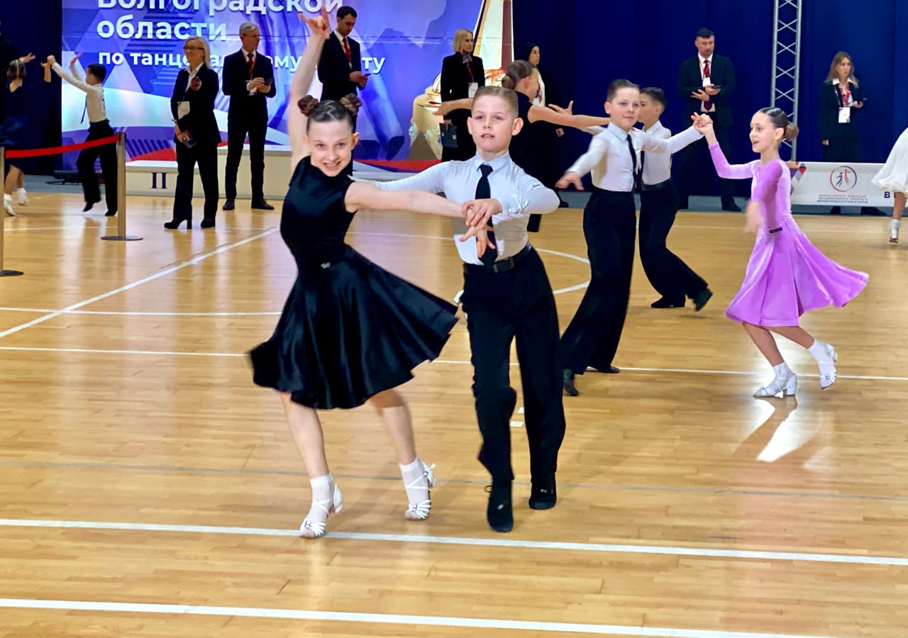 В эти выходные Учебно-тренировочный комплекс Волгоградской государственной академии физической культуры превратился в главную танцевальную арену региона - на которой состоялось открытие Чемпионата и Первенства Волгоградской... В эти выходные Учебно-тренировочный комплекс Волгоградской государственной академии физической культуры превратился в главную танцевальную арену региона - на которой состоялось открытие Чемпионата и Первенства Волгоградской...