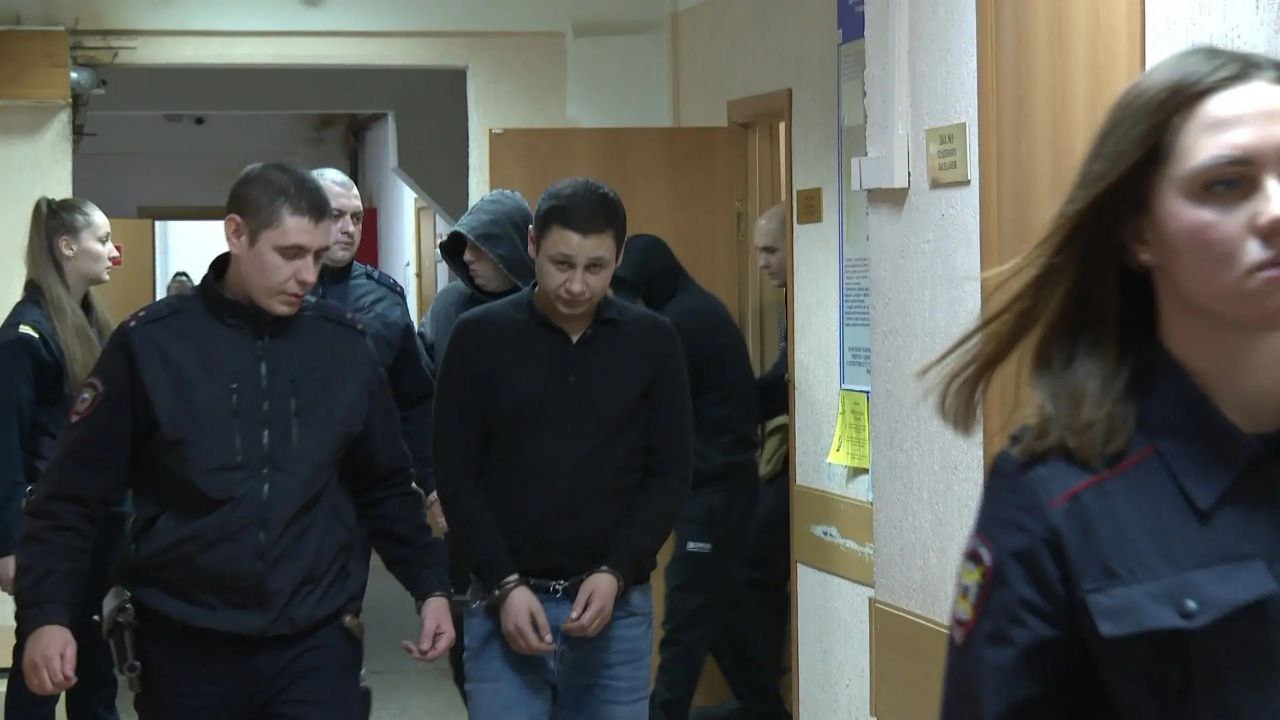 В Волгограде оглашен приговор по уголовному делу о серии краж денежных средств со счетов граждан под видом монетизации бонусов банка В Волгограде оглашен приговор по уголовному делу о серии краж денежных средств со счетов граждан под видом монетизации бонусов банка