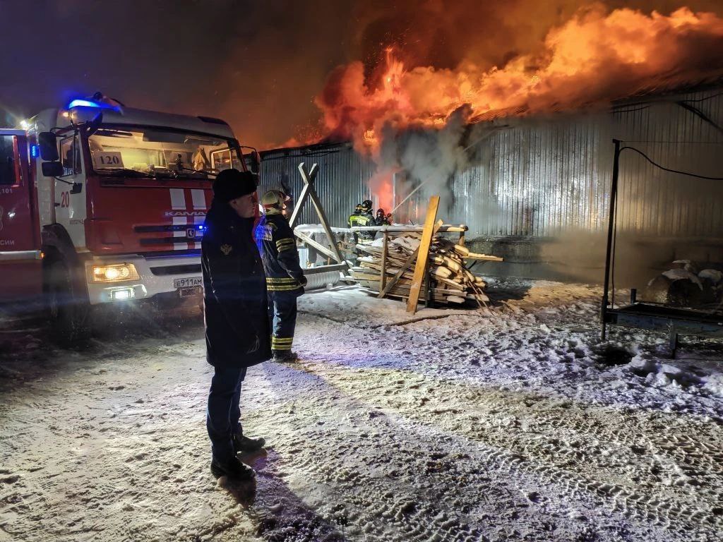 Прокуратура организовала проверку по факту пожара на складе в Волгограде Прокуратура организовала проверку по факту пожара на складе в Волгограде