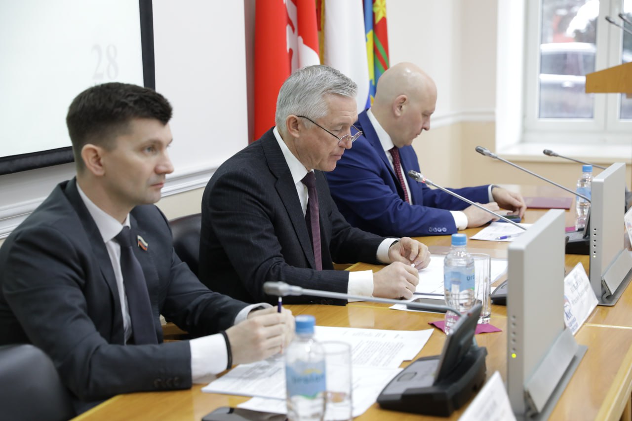 Проект решения о внесении изменений в Устав города-героя Волгограда – вопрос, открывший сегодняшнее заседание городской Думы Проект решения о внесении изменений в Устав города-героя Волгограда – вопрос, открывший сегодняшнее заседание городской Думы