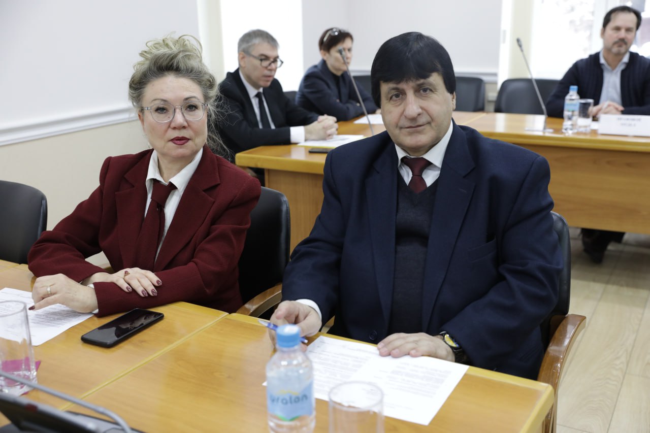 Проект решения о внесении изменений в Устав города-героя Волгограда – вопрос, открывший сегодняшнее заседание городской Думы Проект решения о внесении изменений в Устав города-героя Волгограда – вопрос, открывший сегодняшнее заседание городской Думы