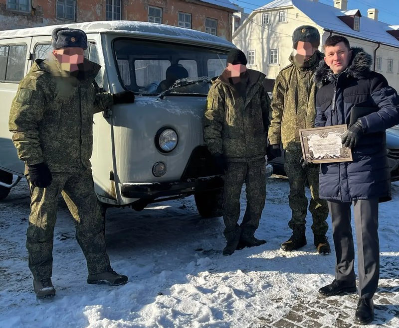 Военнослужащим Волгограда, участвующим в СВО, передали автомобиль УАЗ