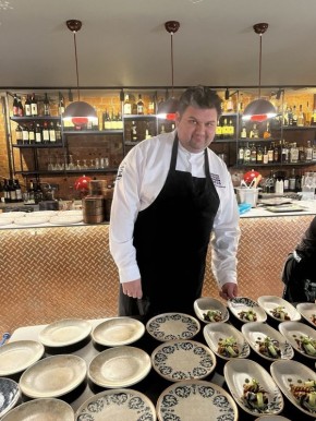 Соль земли в центре Москвы: фермерское бистро Свое открылось на Гагаринском и Афанасьевском