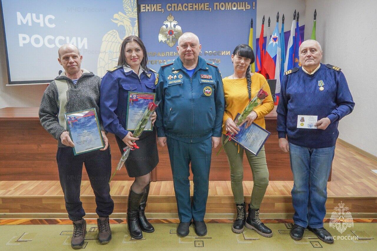 В Волгограде медаль наградили капитана теплохода за спасение байдарочников