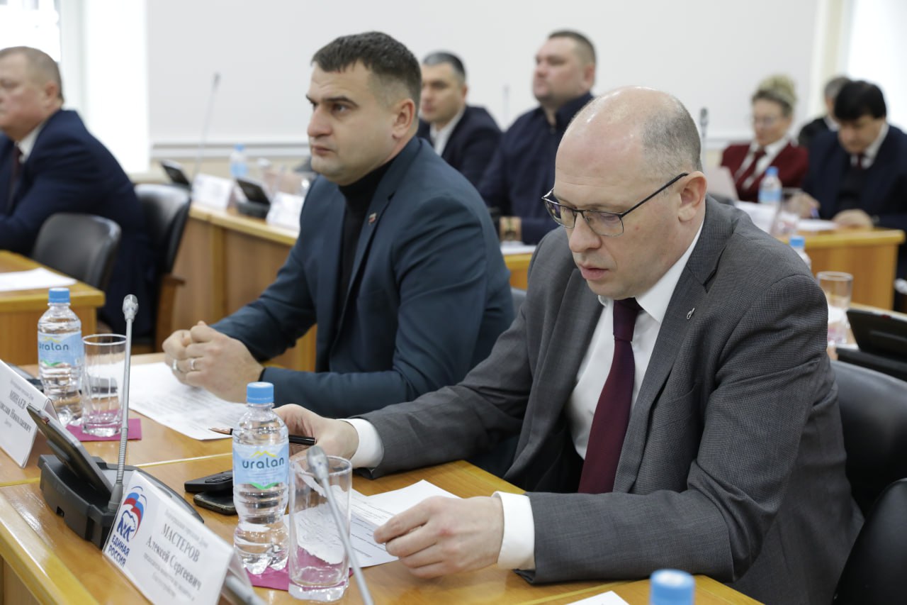 Проект решения о внесении изменений в Устав города-героя Волгограда – вопрос, открывший сегодняшнее заседание городской Думы Проект решения о внесении изменений в Устав города-героя Волгограда – вопрос, открывший сегодняшнее заседание городской Думы