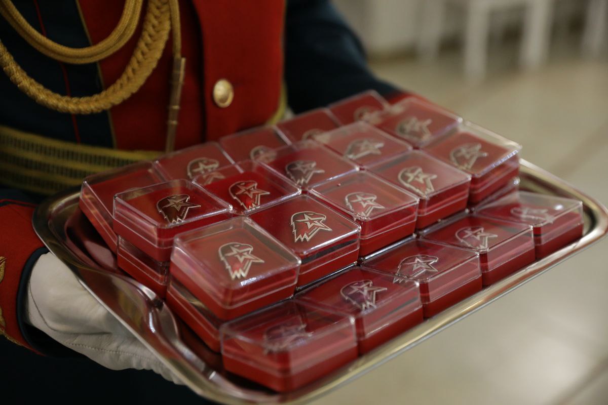 Сегодня учащиеся пяти образовательных учреждений города-героя Волгограда пополнили ряды Всероссийского детско-юношеского военно-патриотического общественного движения «ЮНАРМИЯ» Сегодня учащиеся пяти образовательных учреждений города-героя Волгограда пополнили ряды Всероссийского детско-юношеского военно-патриотического общественного движения «ЮНАРМИЯ»