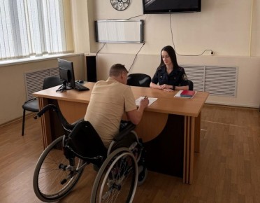 В Волгограде представитель регионального управления СКР провела личный прием пациентов госпиталя ветеранов войн