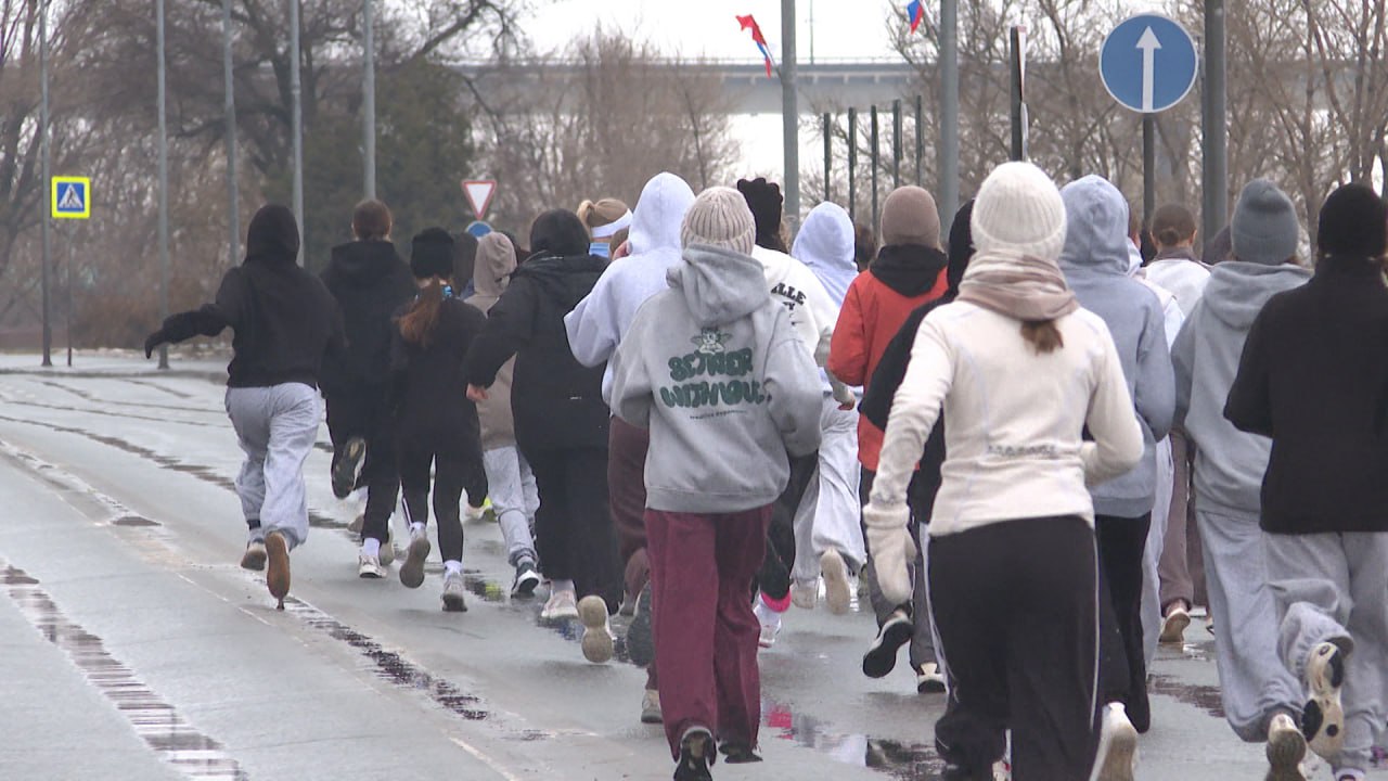 Еще кадры с забега в преддверии годовщины победы в Сталинградской битве Еще кадры с забега в преддверии годовщины победы в Сталинградской битве