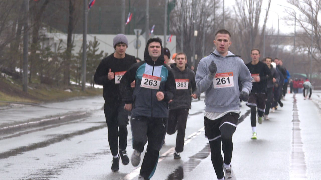 Еще кадры с забега в преддверии годовщины победы в Сталинградской битве Еще кадры с забега в преддверии годовщины победы в Сталинградской битве