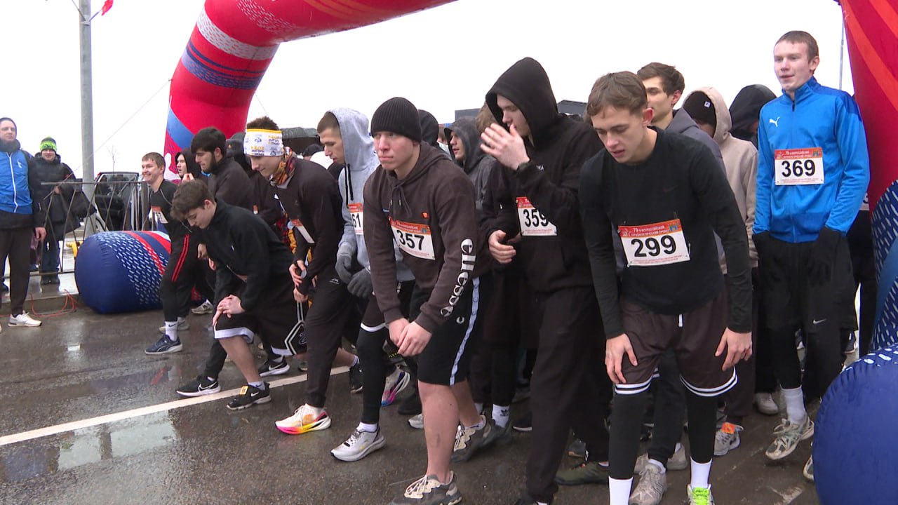 Еще кадры с забега в преддверии годовщины победы в Сталинградской битве Еще кадры с забега в преддверии годовщины победы в Сталинградской битве