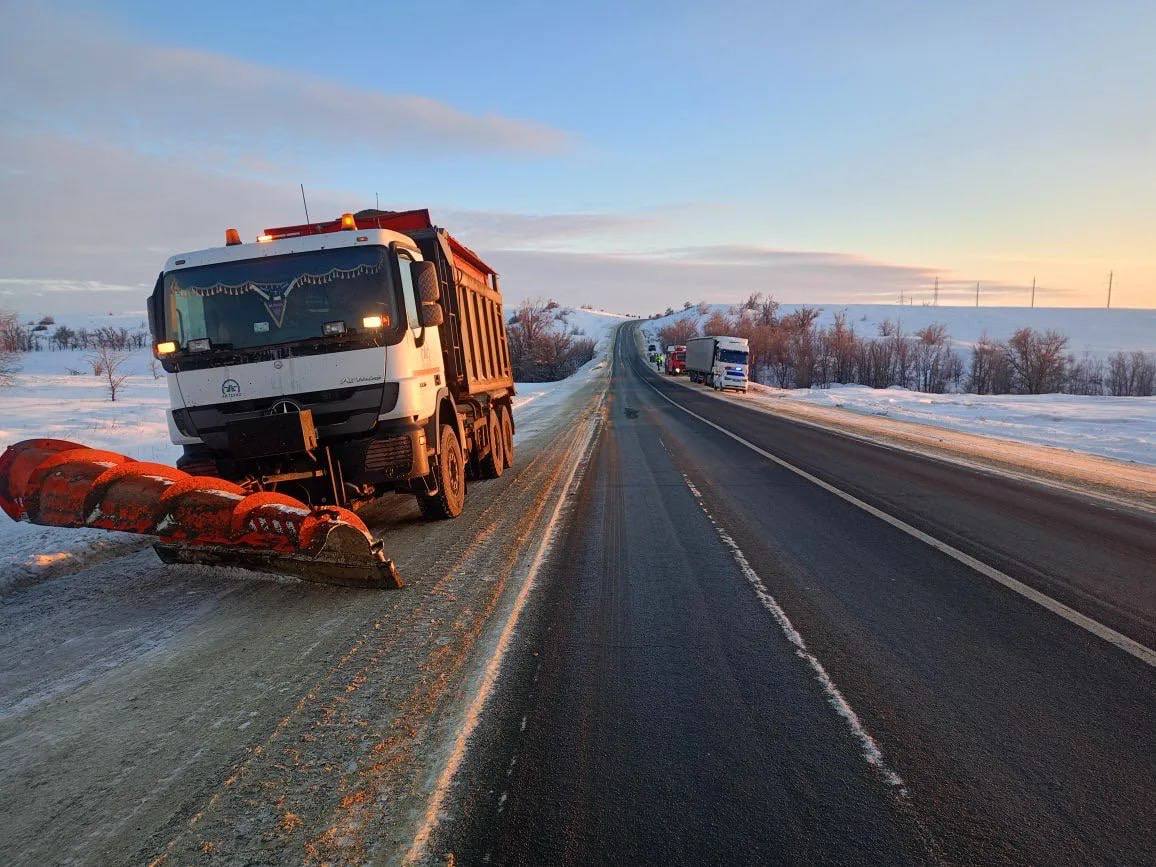 Волгоградские сотрудники Госавтоинспекции обеспечили безопасности дорожного движения на заснеженных дорогах Волгоградские сотрудники Госавтоинспекции обеспечили безопасности дорожного движения на заснеженных дорогах