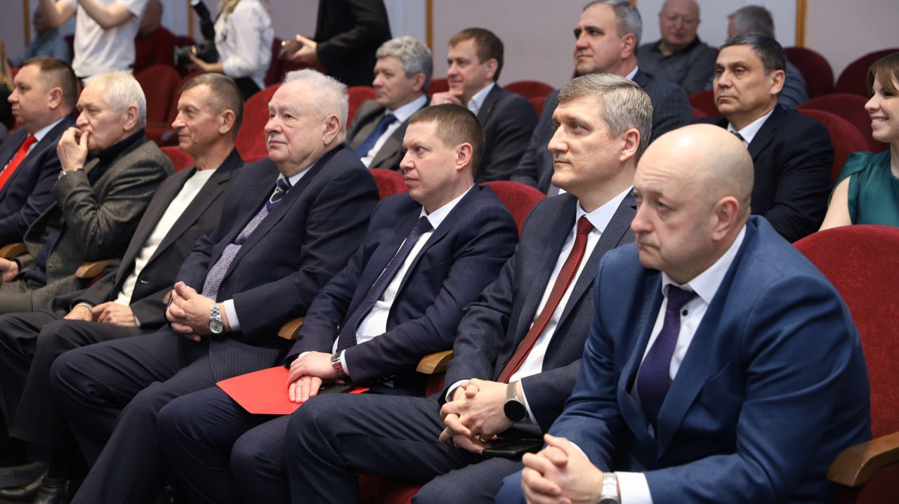 За значительный вклад в организацию перевозок пассажиров на пригородных железнодорожных направлениях АО «Волгоградтранспригород» награждено Благодарственным письмом областной Думы За значительный вклад в организацию перевозок пассажиров на пригородных железнодорожных направлениях АО «Волгоградтранспригород» награждено Благодарственным письмом областной Думы