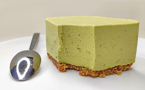 Нежный кето чизкейк с авокадо и лаймом: идеальный десерт без глютена