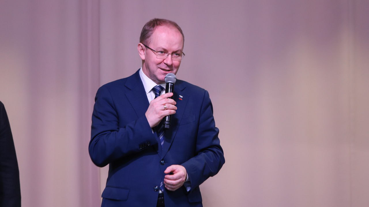 За значительный вклад в организацию перевозок пассажиров на пригородных железнодорожных направлениях АО «Волгоградтранспригород» награждено Благодарственным письмом областной Думы За значительный вклад в организацию перевозок пассажиров на пригородных железнодорожных направлениях АО «Волгоградтранспригород» награждено Благодарственным письмом областной Думы