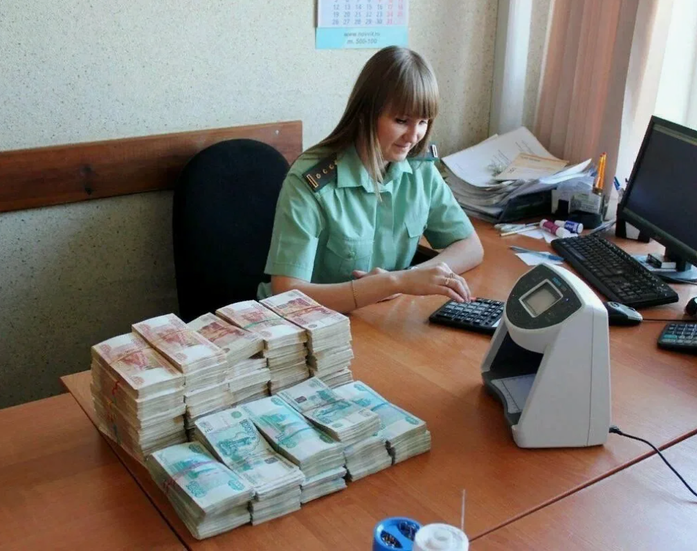 Кто отвечает за несанкционированное списание долга со счета: банк или приставы?